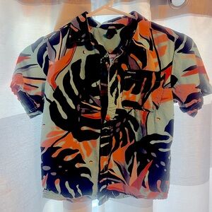 Boys tropical Volcom button up shirt. Size 7.